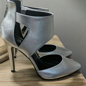 9.5 size R&R shoes never been worn